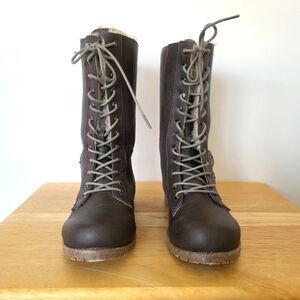 Brown Tall Combat Boots Lace Up Buckle Faux Fur Lining Women Size 8